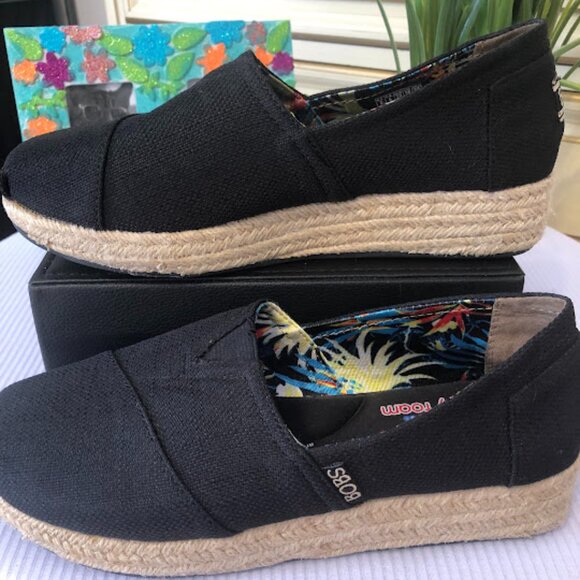 Skechers BOBS Black Espadrille Slip On Wedge Heel in Women's 8M - Picture 2 of 16